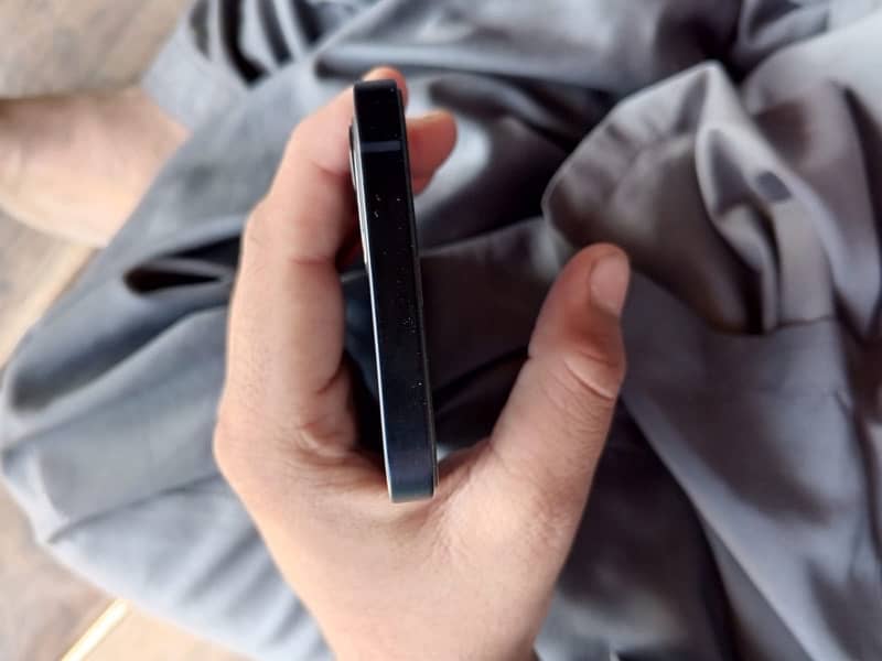 iPhone 12 nonpta sim working 4