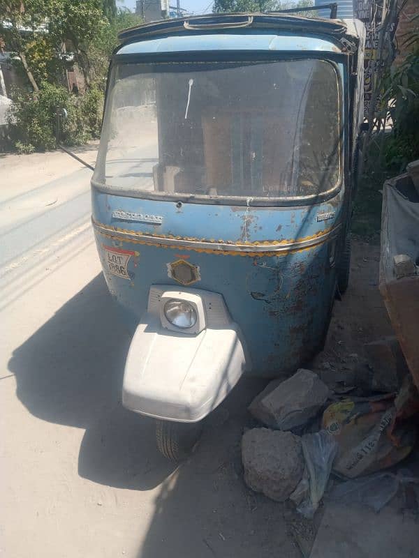 vespa Lot 2 stroke rickshaw for sale in good condition 13