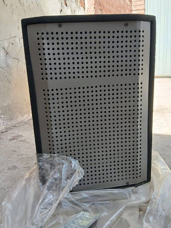 Loud speaker 5