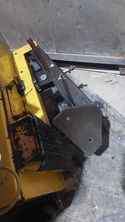 Tyre Opening Italian Machine Best To Buy in Tis Price
