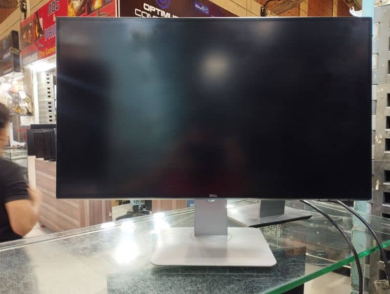 25inch Dell infinity edge 2k type C LED 0