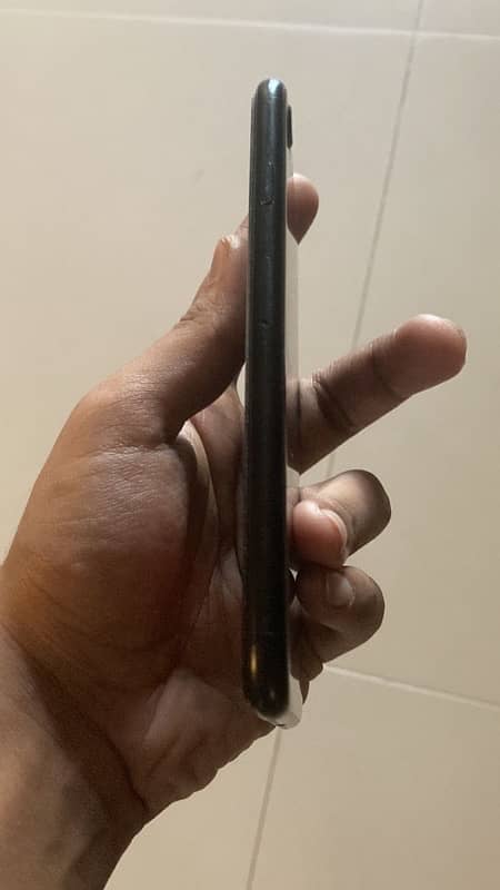 iPhone SE 2020 64 gb fu black colour 3