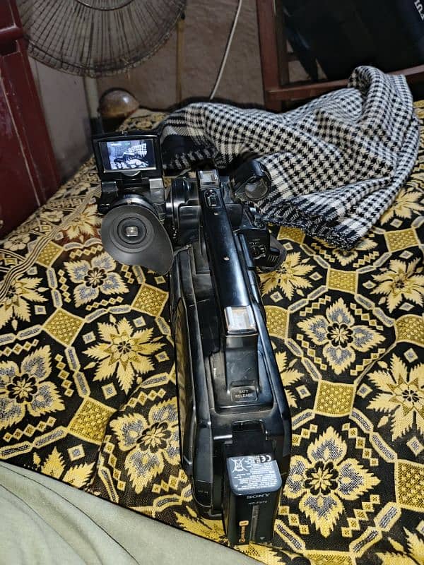 Sony DCR-SD1000E 12 x optical 160 Digital Zoom 6