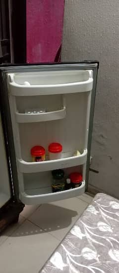 Refrigerator orient