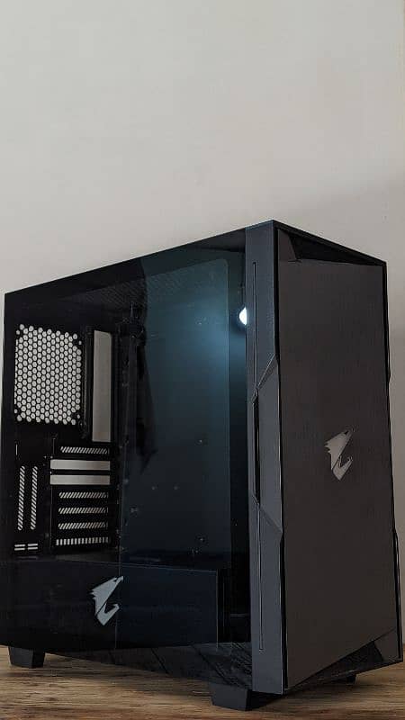 Gigabyte Aorus C300 Gaming Case With Arbg Fans 0