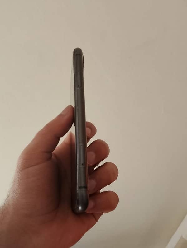 iphone 11 JV 3