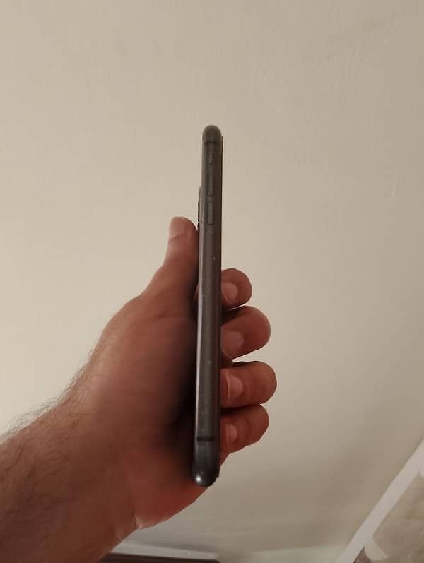 iphone 11 JV 4