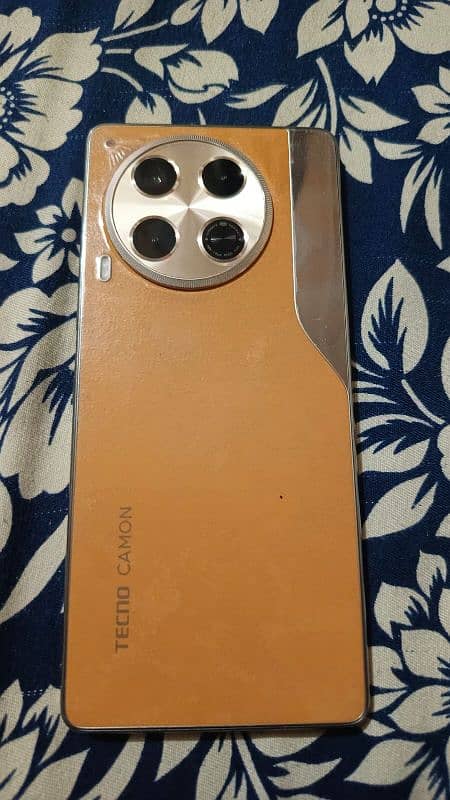 Tecno camon 30 12 gb 256 gb 1