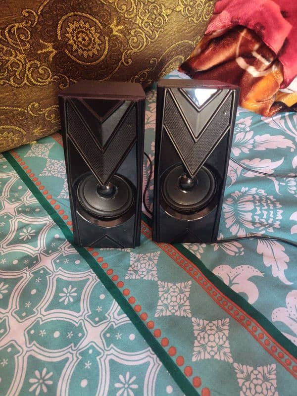 Hotmai HT-557 Multimedia Speakers 2