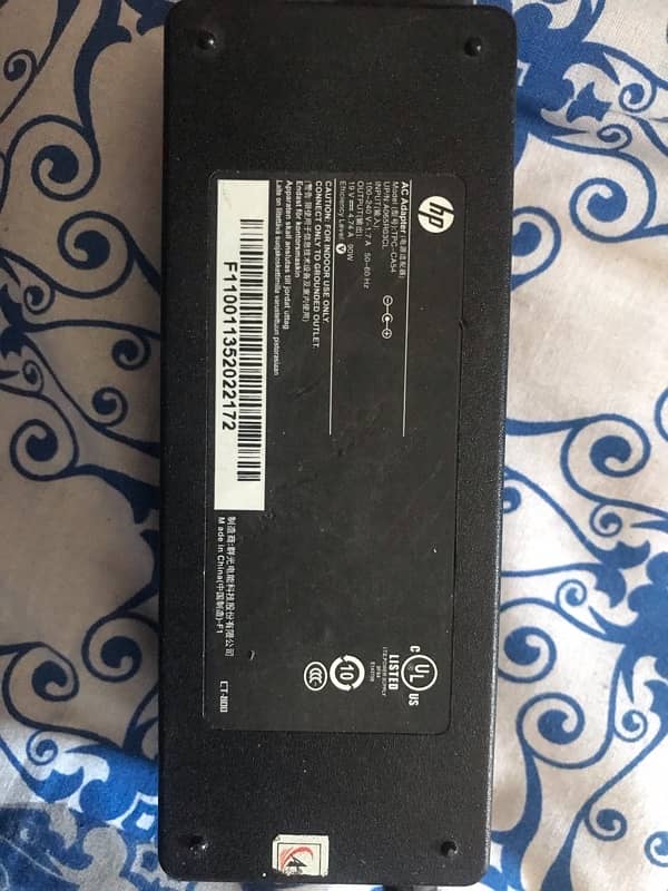 selling original HP laptop charger 2