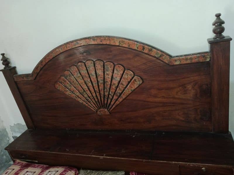 old is gold . . pure wooden double bed. . without metrus 0