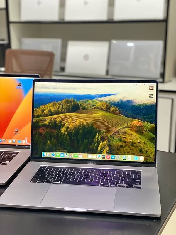 MacBook Pro 2019 core i9 | 32gb | 1tb ssd | 8gb graphics | 16” laptop 1