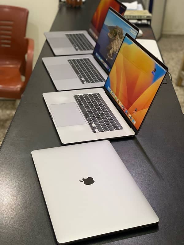 MacBook Pro 2019 core i9 | 32gb | 1tb ssd | 8gb graphics | 16” laptop 4
