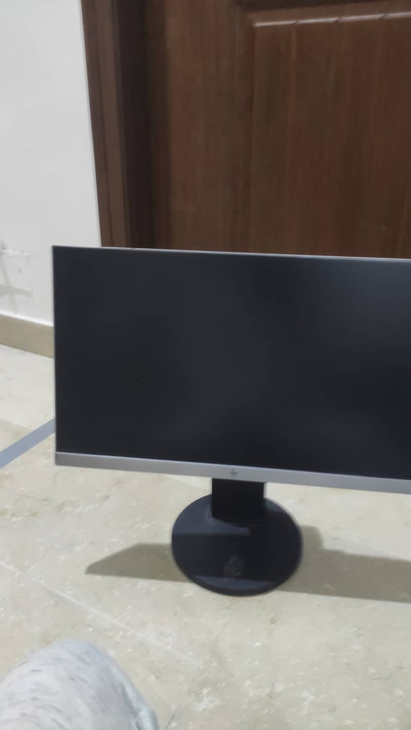 HP LCD E223 (22") Borderless with hydraulic Stand 3