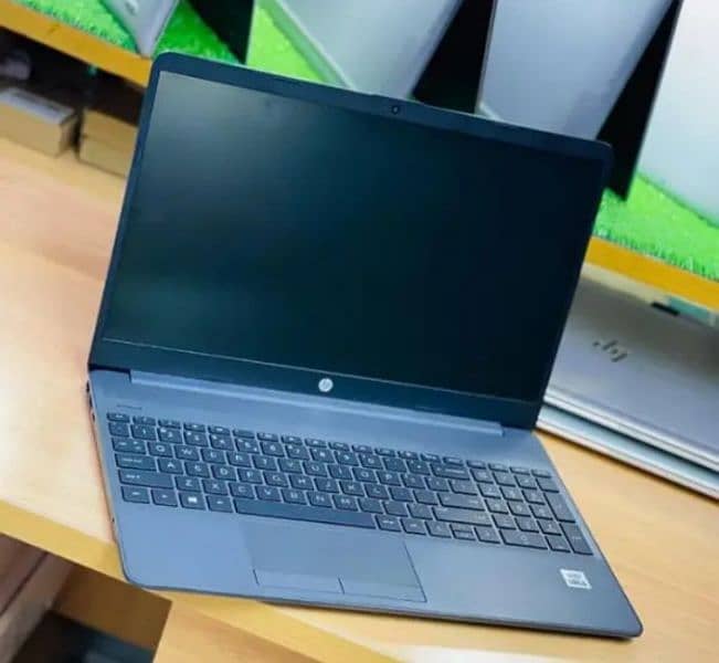 HP 15 Display Core i5 8th Generation(Ram 8GB+ SSD 256GB)Full HD Screen 1