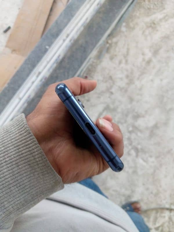Sony Xperia 5 mark 2 non PTA 3 line hai 1