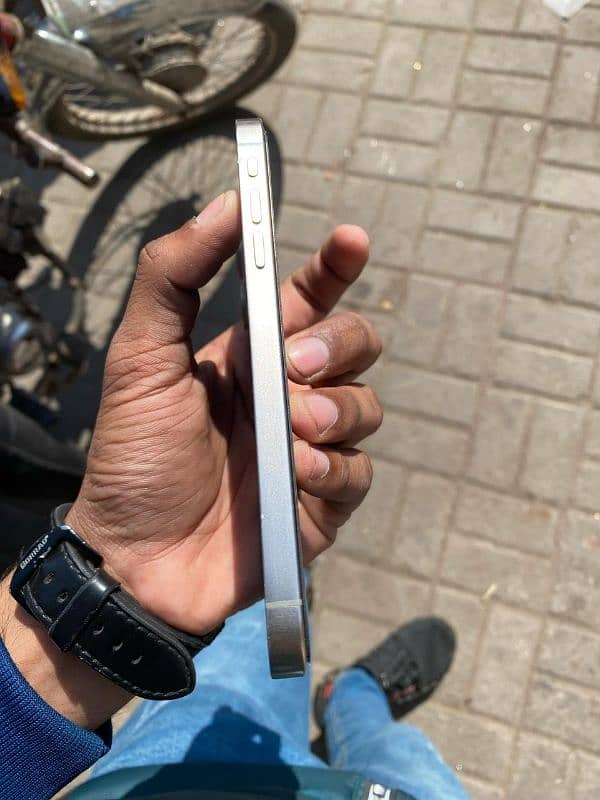 iphone XR nonpta simtime available 10/10 sell and exchange 03262576979 1