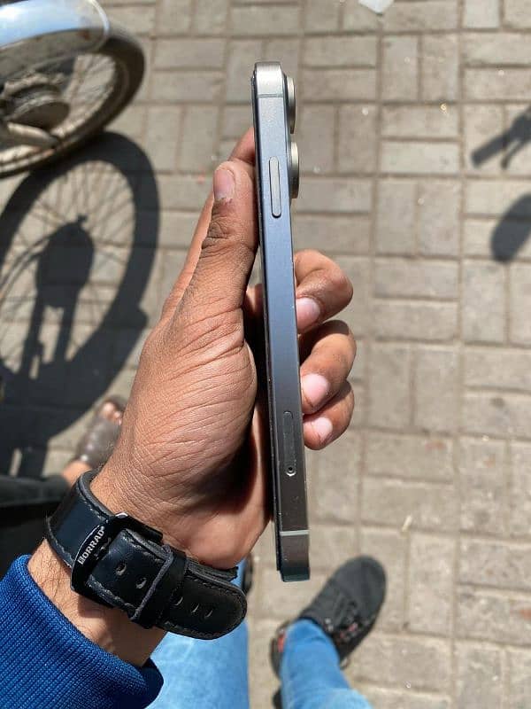 iphone XR nonpta simtime available 10/10 sell and exchange 03262576979 3