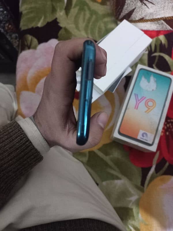 Huawei Y9 Prime 4/128 9