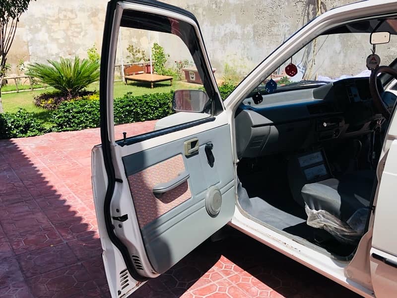 Suzuki Mehran VXR 2016 12