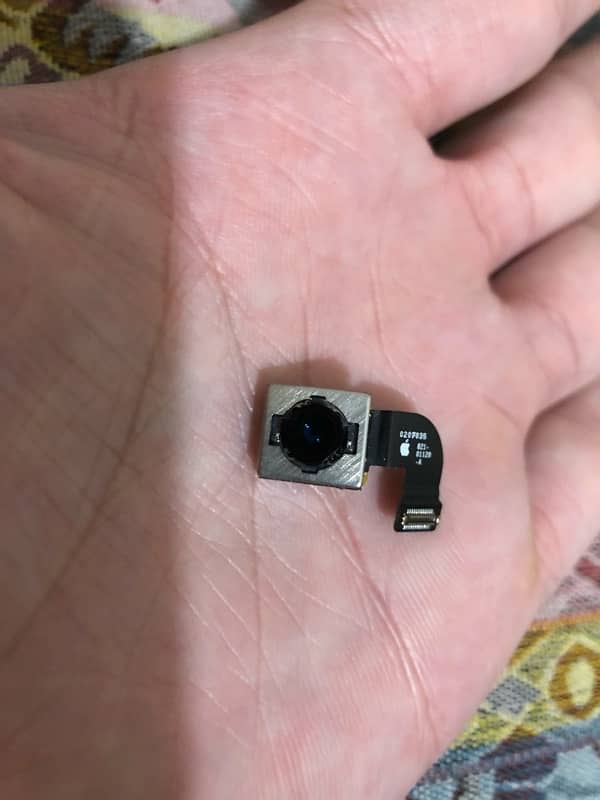iphone se 2020 orignal back camera and charging strip 0