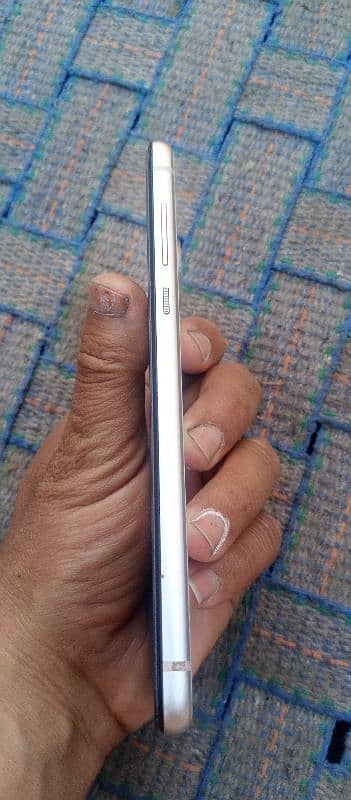Motorola Z4 4/128 ( read ads) 8