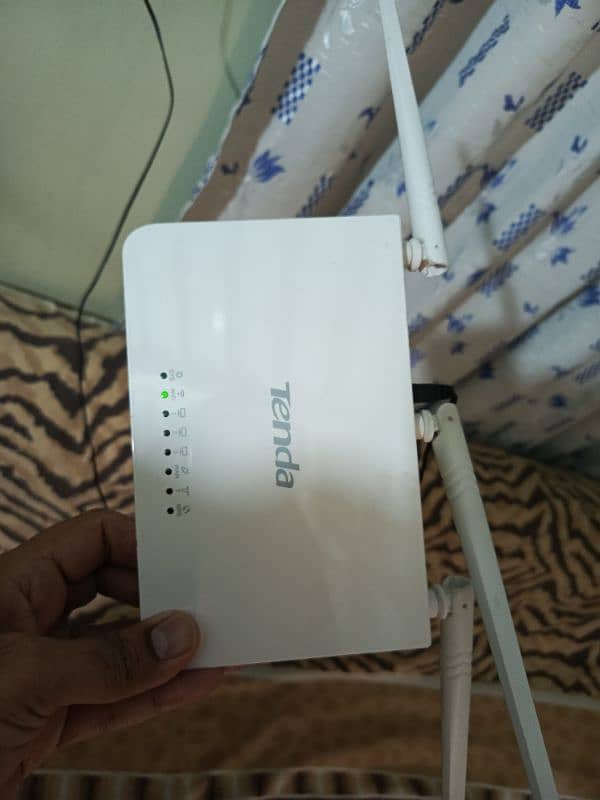 Tenda internet Device bilkul new 1