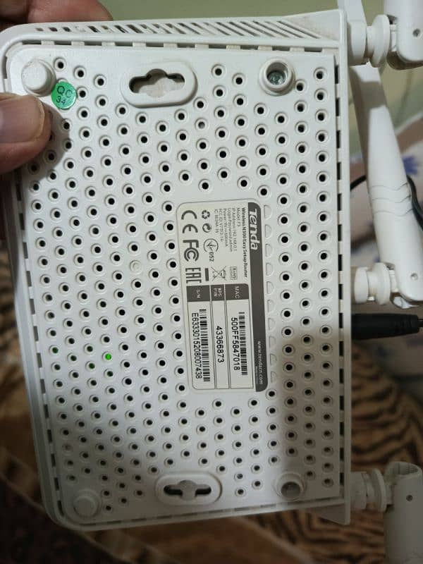 Tenda internet Device bilkul new 2