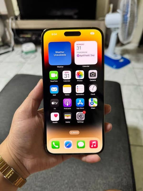 iPhone 14pro max 256 GB 03230916581 my what'sap number 1