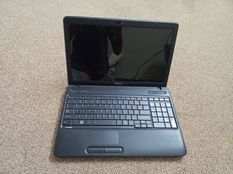 Toshiba satellite core I5 8Gb ram 256Gb ssd 0