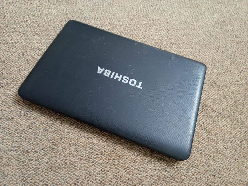 Toshiba satellite core I5 8Gb ram 256Gb ssd 6