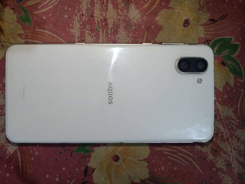SHARP AQUOS R3 0