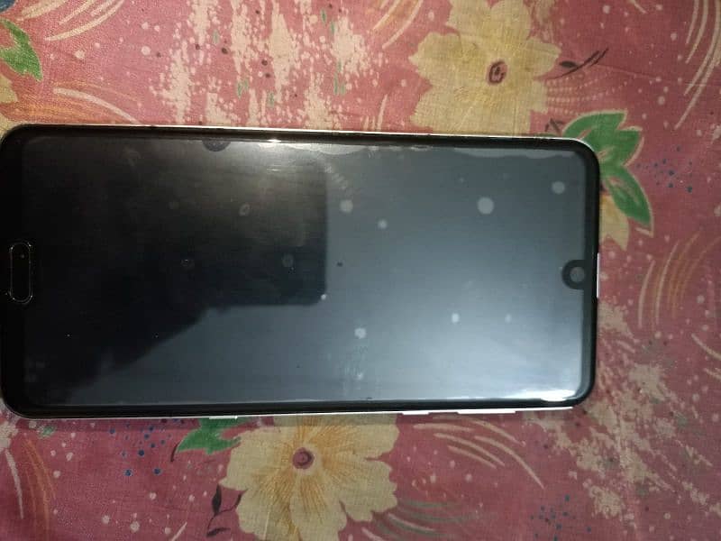 SHARP AQUOS R3 4
