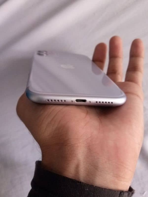 Iphone 11 LLA Model Non PTA 4