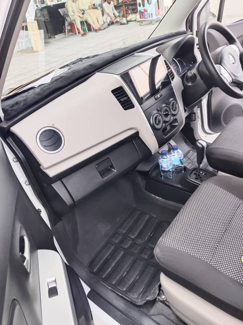 Suzuki Wagon R AGS 2022 10