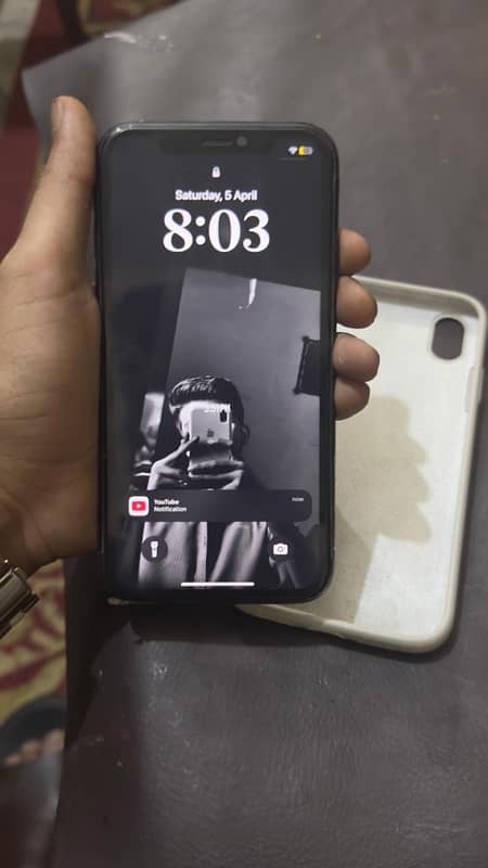 iphone xr zero scratch 10/10 3