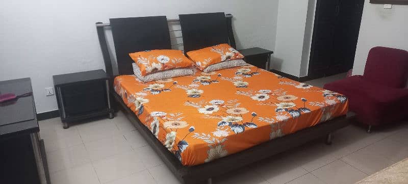 Complete Bed Set with Mattress For Sale 0