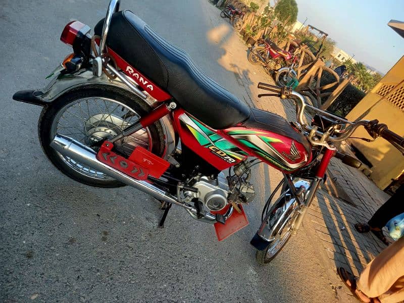 Honda CD 70 (2022) 2