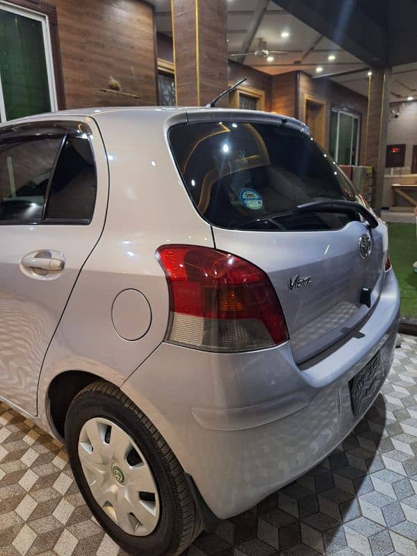 Toyota Vitz 1000cc 4