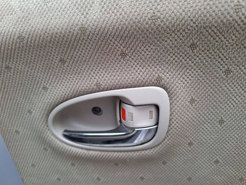 Toyota Vitz 1000cc 7