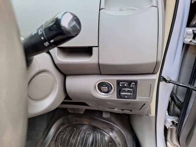 Toyota Vitz 1000cc 8