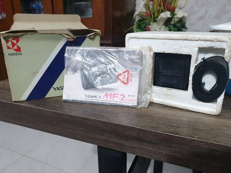 Yashika MF-2 SUPER camera for sale with box and all accessories 7