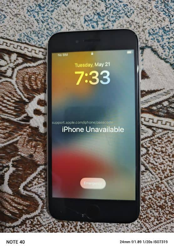 iphone se 2020 non pta panel aur back crack lock hai 0