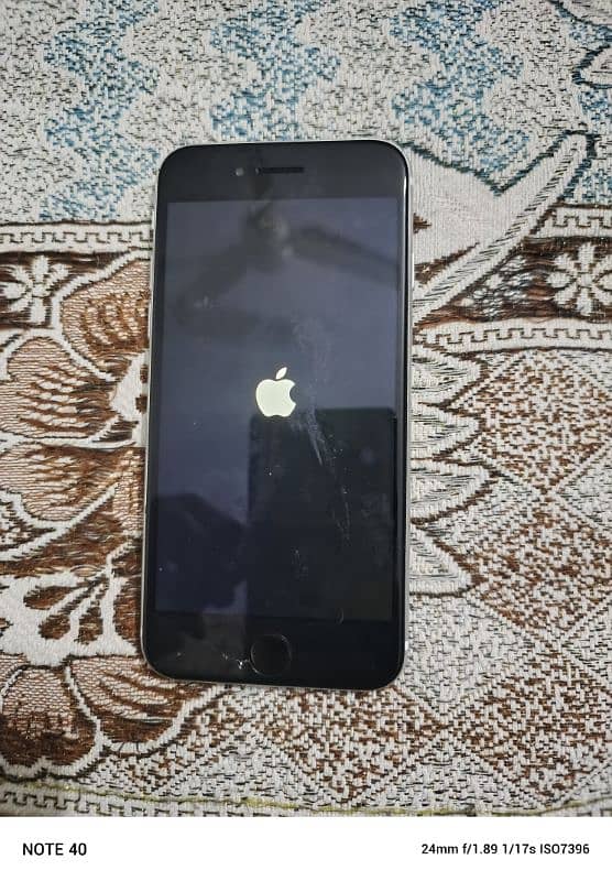 iphone se 2020 non pta panel aur back crack lock hai 2