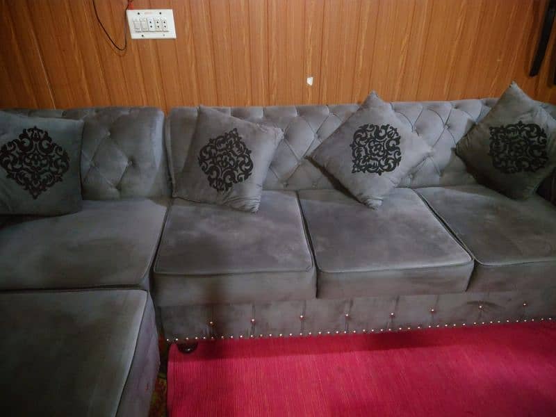 sofa L shaped 0