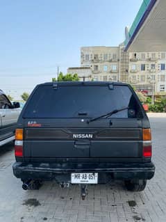 Nissan SUV 4x4 path fainder