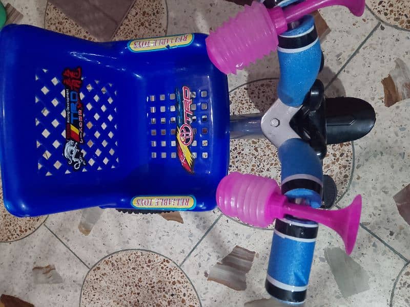 Brand New Tri Cycle Available For Sale In Gulistan-E-Johuar Block 19 3