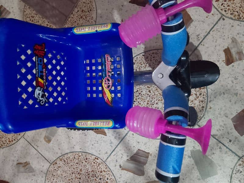 Brand New Tri Cycle Available For Sale In Gulistan-E-Johuar Block 19 4