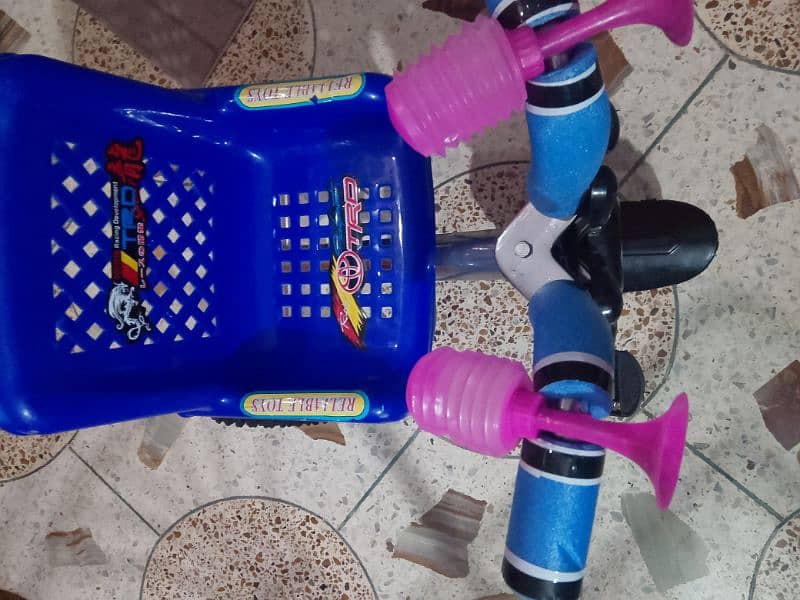 Brand New Tri Cycle Available For Sale In Gulistan-E-Johuar Block 19 5