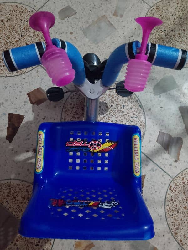 Brand New Tri Cycle Available For Sale In Gulistan-E-Johuar Block 19 7